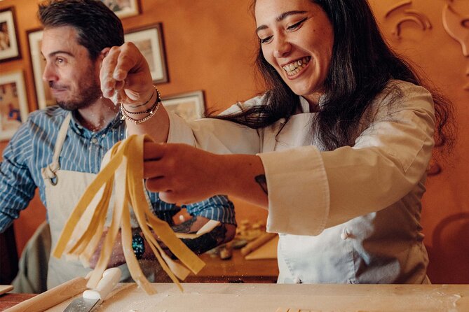 Pasta making with unlimited Prosecco in the heart of Richmond - Why the small group matters