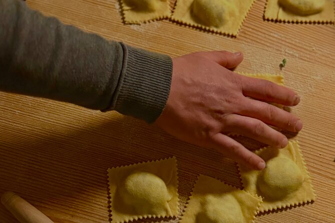 Pasta, meatballs and ice cream in a villa in the hills of Florence - Is $152.58 a fair price?
