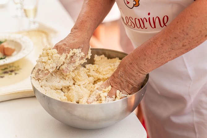 Pasta & Tiramisu Class at a Local's Home in Rome - Key points before you book