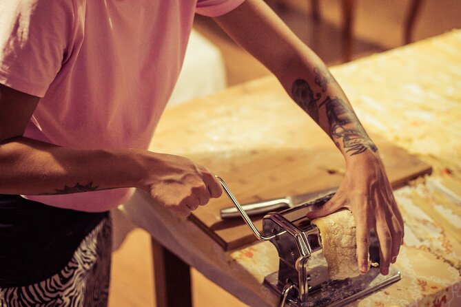 Pasta, Truffle and Wine: hands-on class in a medieval town - Rolling tagliatelle and learning the second method
