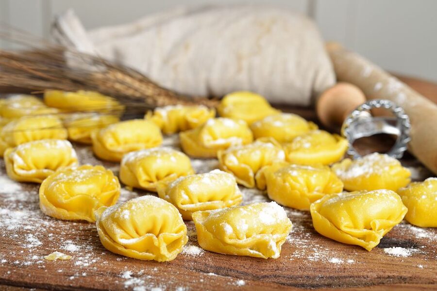Perugia: Ravioli, Pasta and Tiramisu Class at a Local's Home - Timing, address, and group size