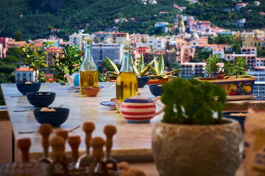 Pizza pasta e sorrento traditional cuisine 100% hands on - A meal with homemade wine and coastal views