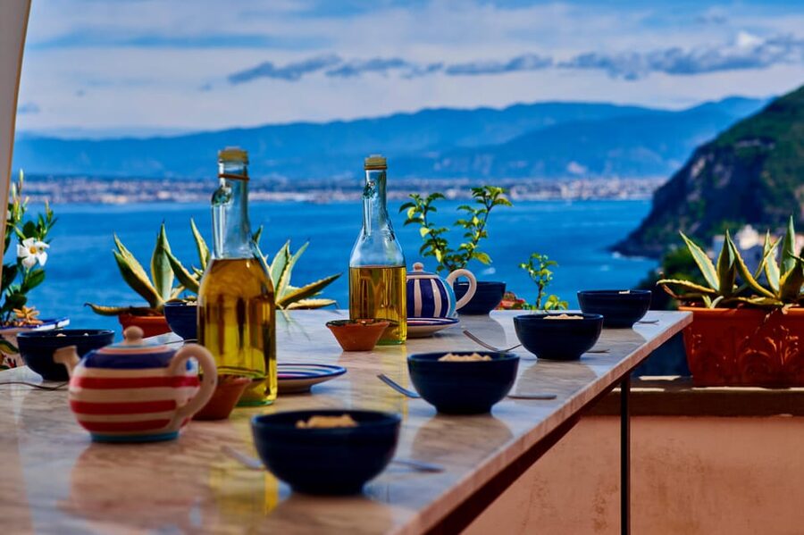 Pizza pasta e sorrento traditional cuisine 100% hands on - Who should book this experience?