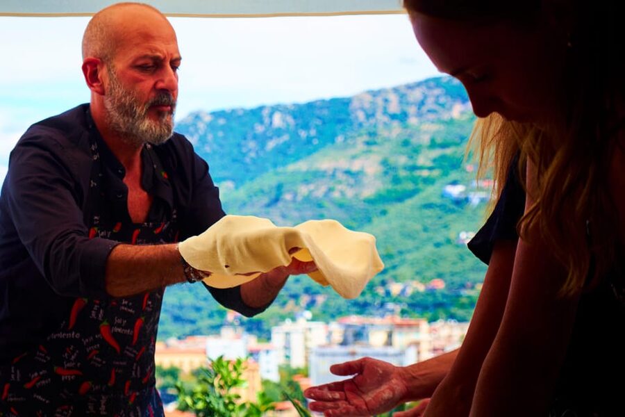 Pizza pasta e sorrento traditional cuisine 100% hands on - Kneading real Neapolitan pizza