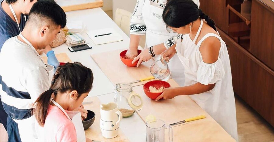 Polignano a Mare: Pasta Making Cooking Class with Drink - Annamaria, Daniele, and the teaching style