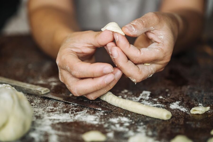 Polignano a Mare: Pasta Making Cooking Class with Drink - Why the small group matters