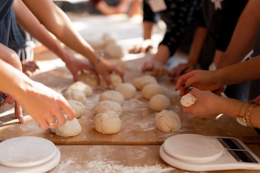 Polignano a Mare: Pasta Making Cooking Class with Drink - Location and practical planning in Polignano