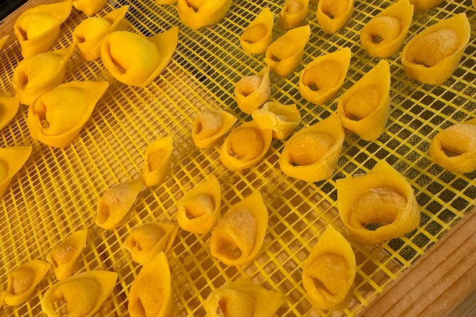 Private cooking class with lunch + Balsamic Vinegar experience - The family atmosphere is part of the appeal