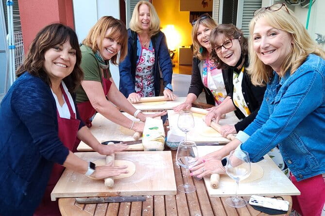 Private Florence Market Tour and Pasta Making Class with Cinzia - Starting beneath the Duomo with coffee and shopping