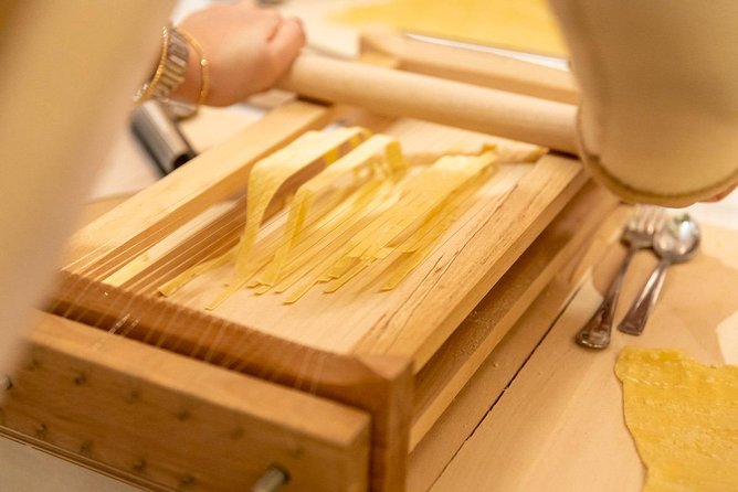 Prosecco and Pasta Making Class at Local's Home in Verona - From flour to three different pastas
