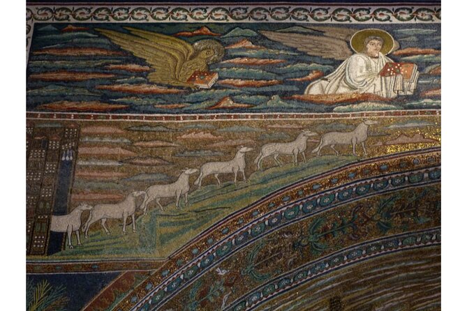 Ravenna UNESCO Monuments with Pasta, Piadina and Gelato Tasting - Finishing with gelato at SBRINO