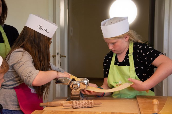 Ravioli, Fettucine & Tiramisu Cooking Class in Rome - Making fettuccine from the start