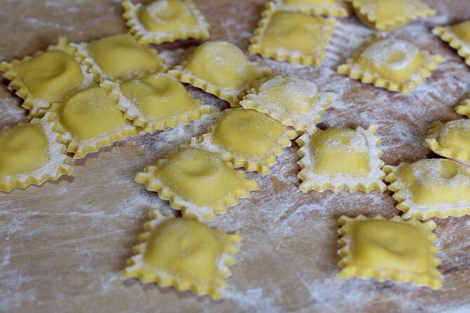 Ravioli & Tagliatelle Cooking Class at a Local's Home in Positano - The welcome: prosecco, local snacks, and garden produce