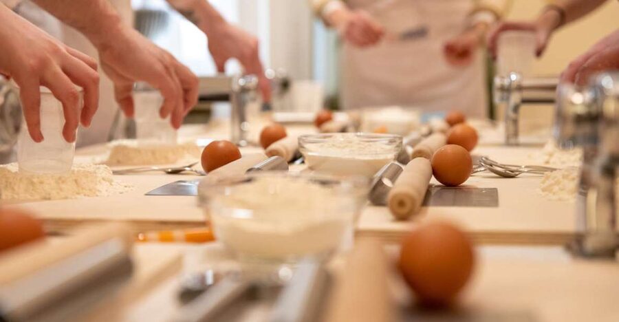 Rimini: Pasta & Tiramisu Cooking Class at a Local's Home - Arriving for the aperitivo
