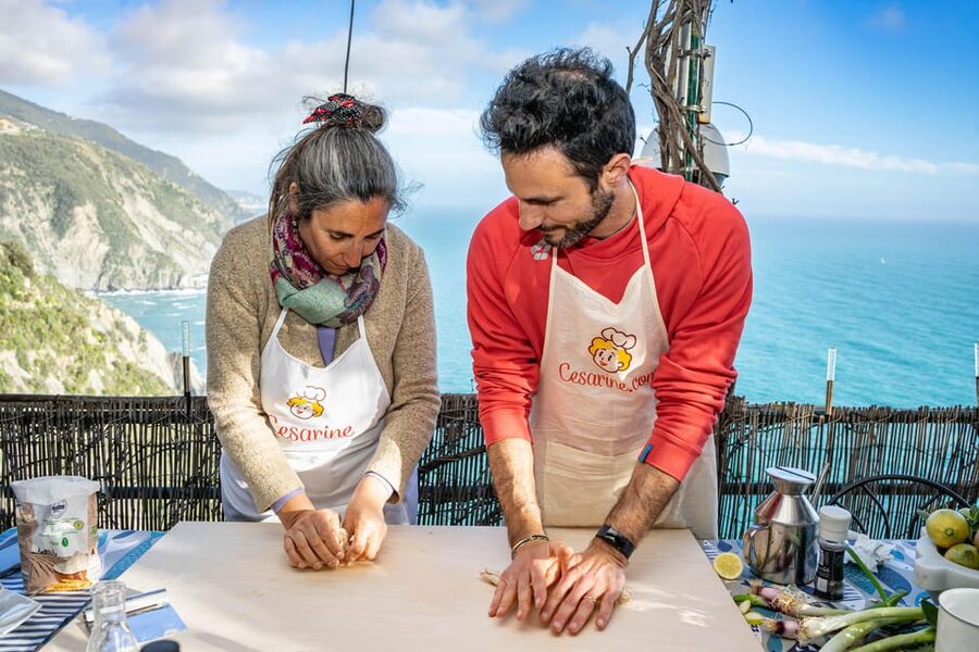 Riomaggiore: Pasta and Tiramisu Class at a Local's Home - Practical booking advice