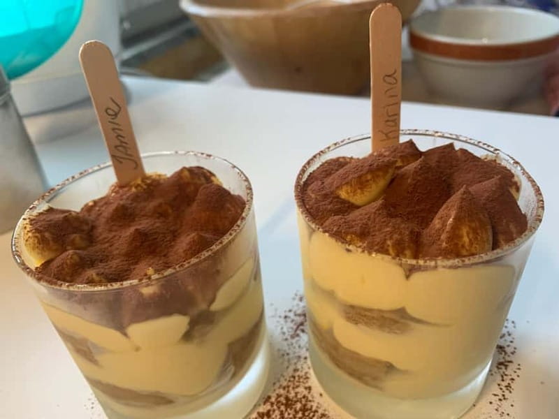 Riomaggiore: Pasta and Tiramisù Cooking Class - Pesto the Ligurian way, with mortar and pestle