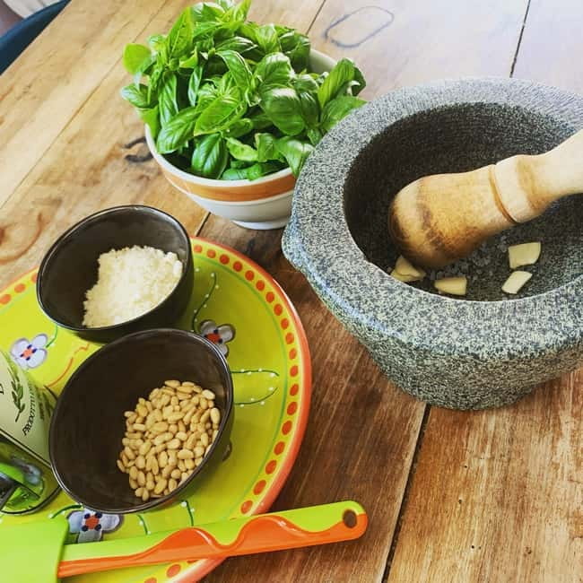 Riomaggiore: Pasta and Tiramisù Cooking Class - The host and teaching style