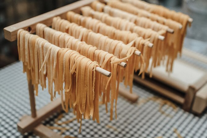 Rome Cooking Class: Make Pasta, Dine & Drink Wine With Local Chef - What makes the small group worthwhile