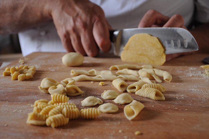 Rome Cooking Class: Make Pizza and Pasta with Wine & Dessert - Getting to the class from central Rome