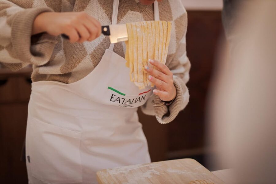 Rome: Fettuccine Pasta Cooking Class in Rome's City Center - Key points to know before booking