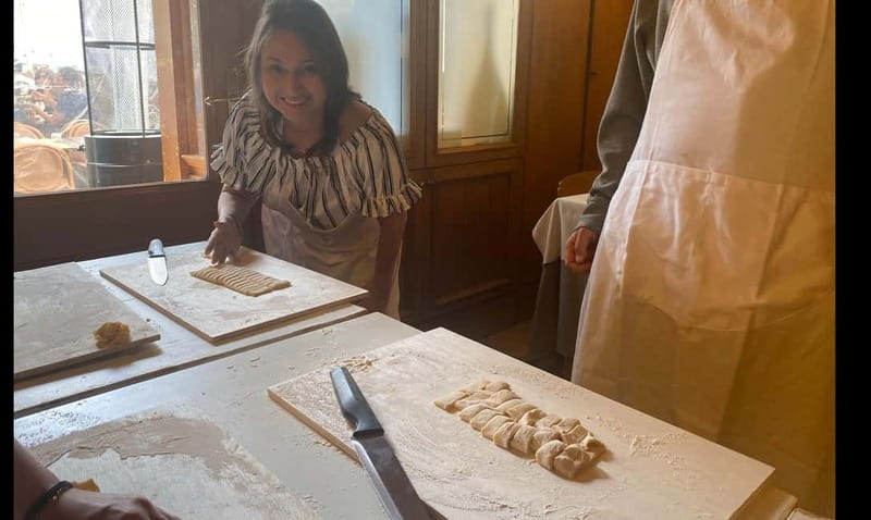 Rome: Hands-On Pasta & Tiramisu Class - Booking details that affect your decision