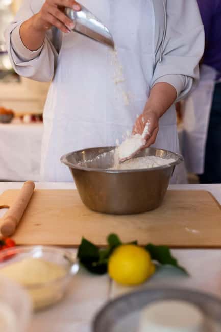 Rome: pasta and tiramisu cooking class in the city center - The teaching team and the tone of the class