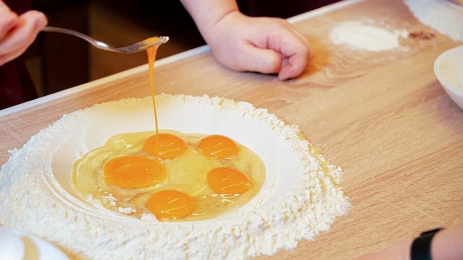 Rome: Pasta and Tiramisu Cooking Class with Prosecco - Should you book the Rome pasta and tiramisù class?
