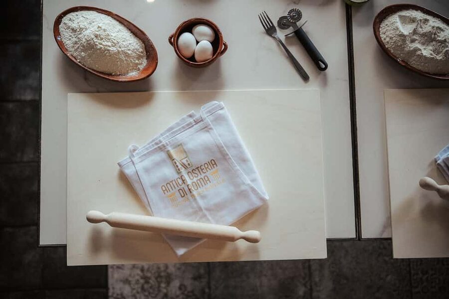 Rome: Pasta and Tiramisu Cooking Class with Spritz and Wine - Timing, meeting point, and access