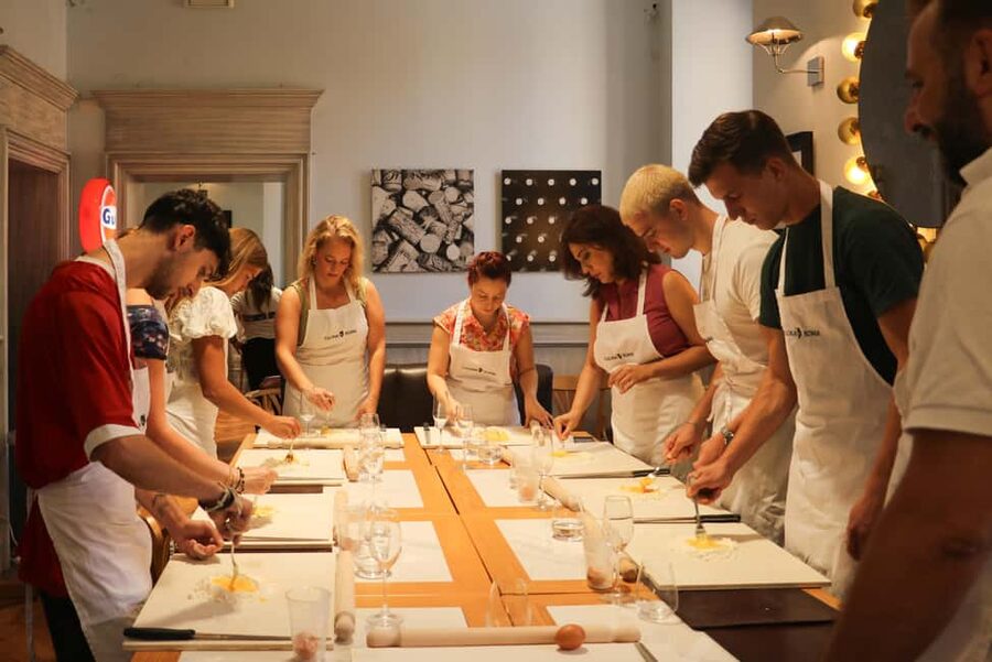 Rome: Pasta and tiramisu perfection class w/wine & dessert - Choosing Your Sauce and Eating Your Own Work