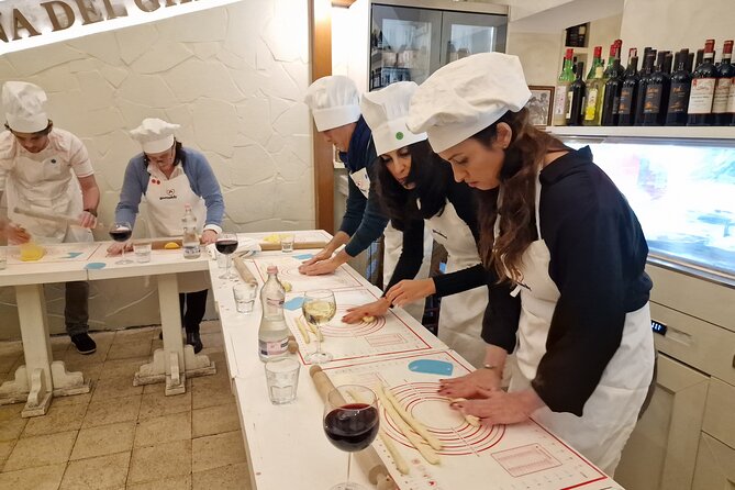 Rome: Pasta Cooking Class, Dinner & Wine in Authentic Restaurant - Why the guide can make or break the evening