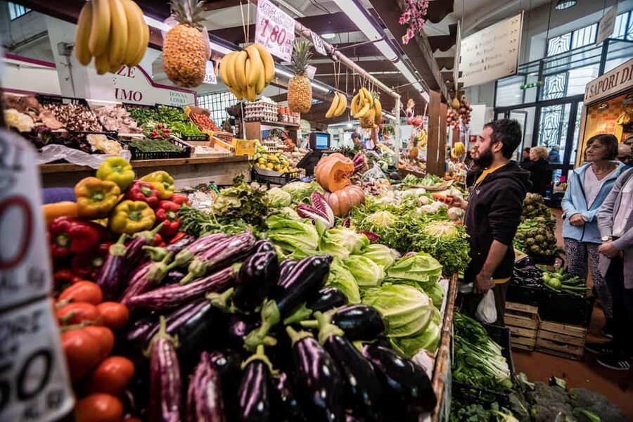 Rome: Pasta Cooking Class with Market Visit and Wine - A market walk before the first handful of flour