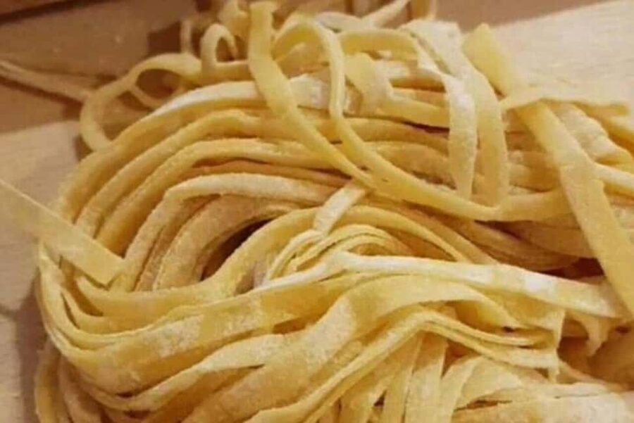 Rome: Pasta Fettuccine, Ravioli & Tiramisu Cooking Class - Sitting down to eat what you made