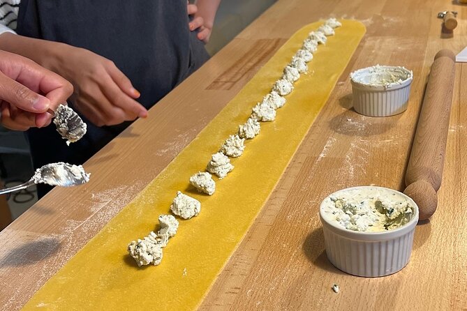 Rome Pasta Making Class with Italian Sauces and Wine Included - What the teaching style is like