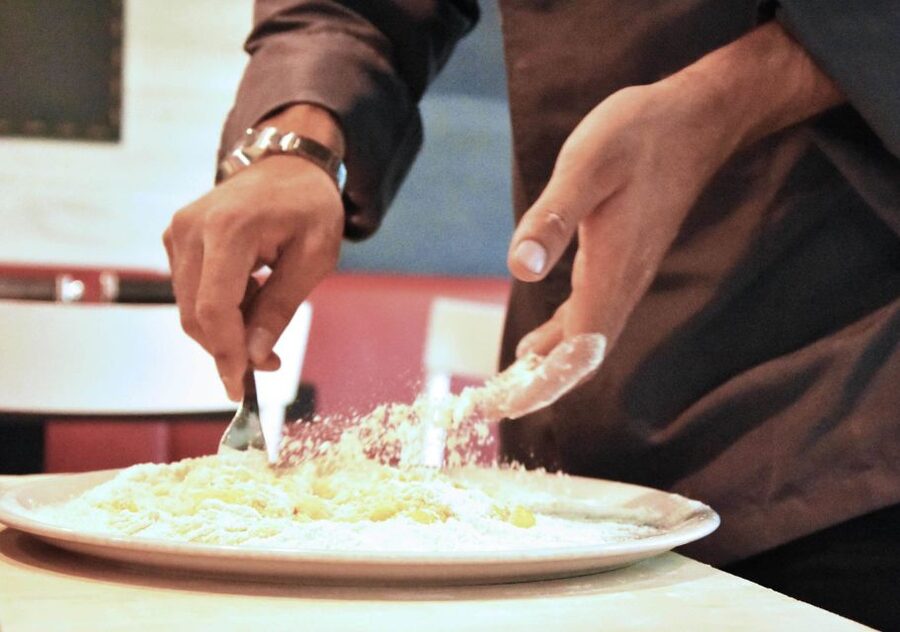 Rome: Pasta, Ravioli & Tiramisu Class with Unlimited Wine - Should you book this Rome cooking class?