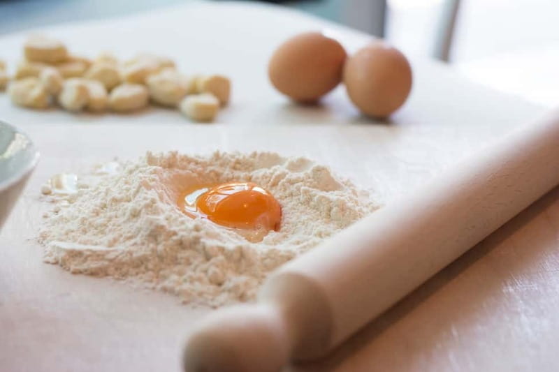 Rome: Pasta, Ravioli & Tiramisu Class with Unlimited Wine - Starting with tiramisu and a personal touch