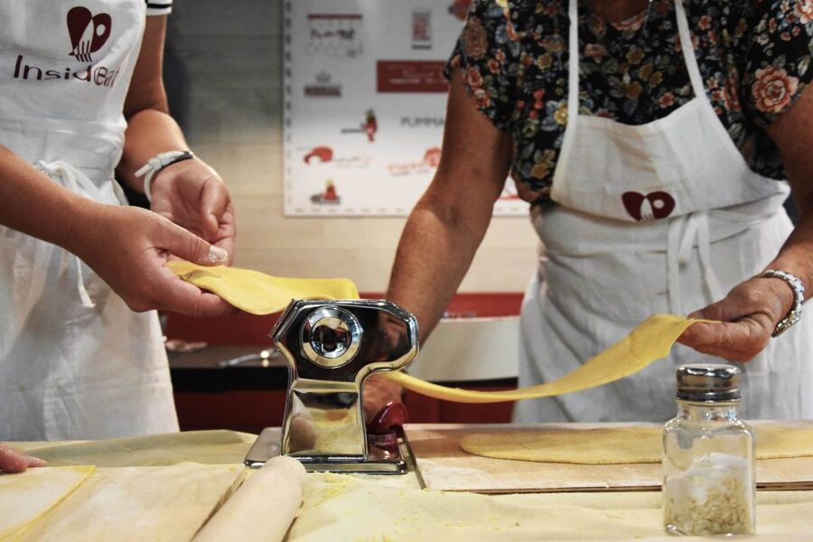 Rome: Pasta, Ravioli & Tiramisu Class with Unlimited Wine - The one important food-service catch