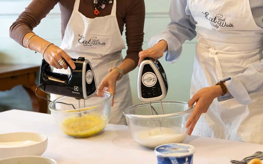 Rome: Ravioli, Fettuccine and Tiramisu Cooking Class - Learning pasta dough from scratch