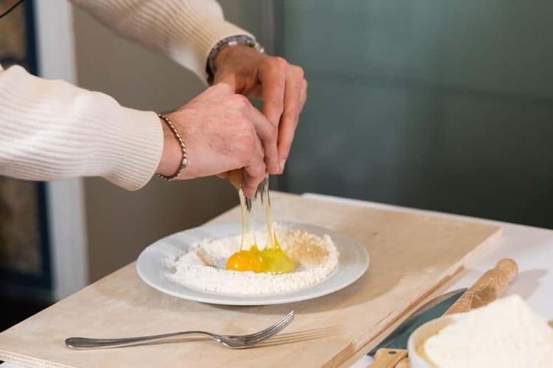 Rome: Ravioli, Fettuccine and Tiramisu Cooking Class - Should you book the Rome pasta class?