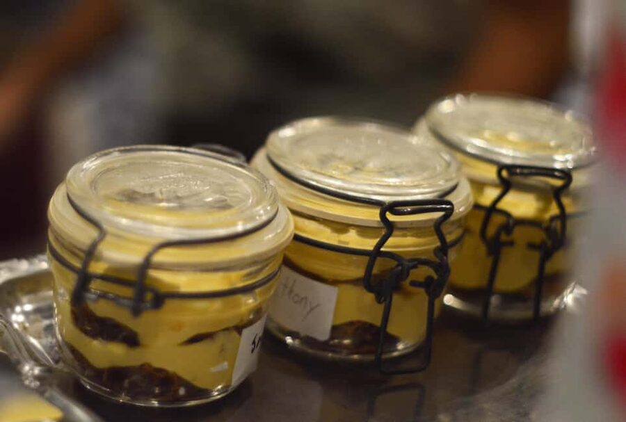Rome: Traditional Pasta and Tiramisu Cooking Class - Choosing a homemade sauce