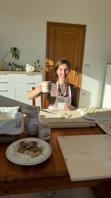 Salento: Authentic Cooking Experience with Fresh Pasta and Local Products - The 30-minute tasting: taralli, wine, and your own work