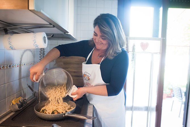 Share Your Pasta Love in a Local’s Home in Venice - A Few Smart Booking Tips