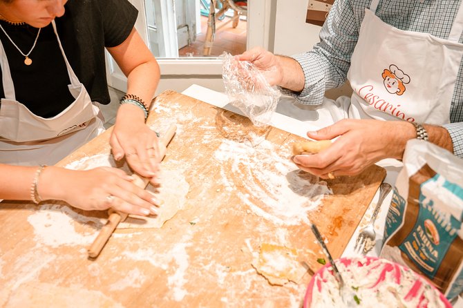 Share your Pasta Love: Small group Pasta and Tiramisu class in Foligno - Eating in a Foligno home