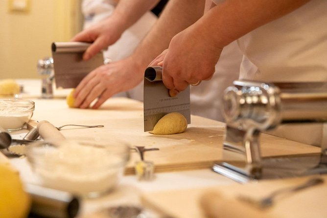 Share your Pasta Love: Small group Pasta and Tiramisu class in Ostuni - Why a home kitchen changes the experience