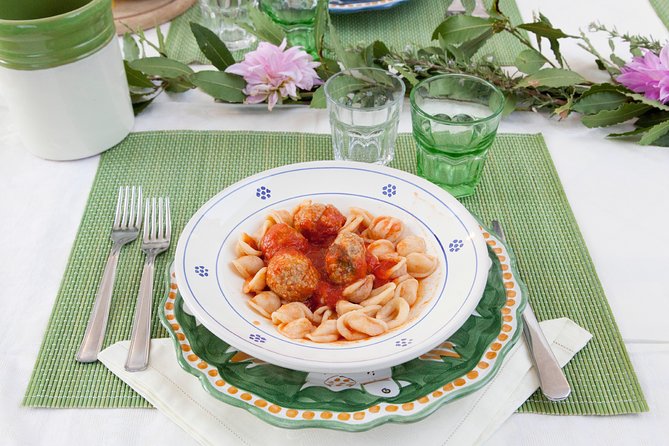 Share your Pasta Love: Small group Pasta and Tiramisu class in Ostuni - Eating with the host’s family