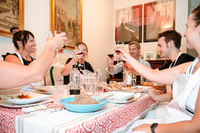 Share your Pasta Love: Small group Pasta and Tiramisu class in Vicenza - How the small group affects the lesson