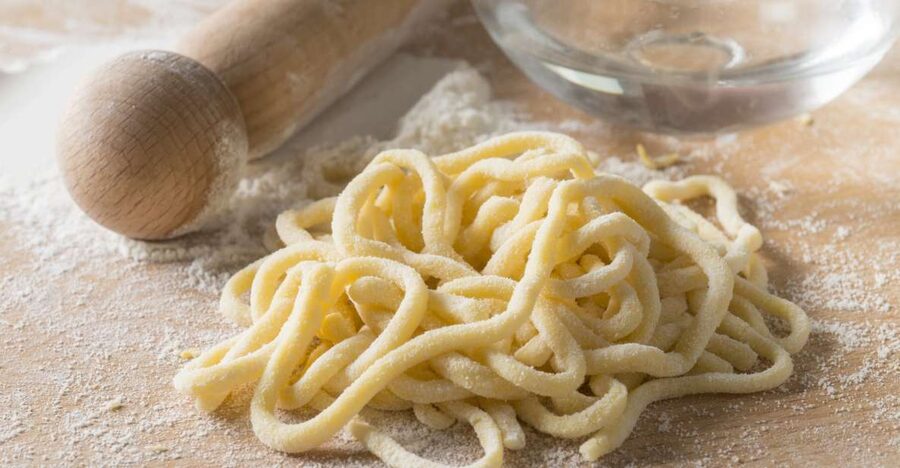 Siena: Pasta and Tiramisu Class at a Local's Home - Starting with prosecco and Italian nibbles