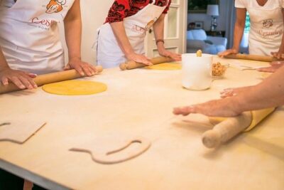 Small group Pasta and Tiramisu class in Como