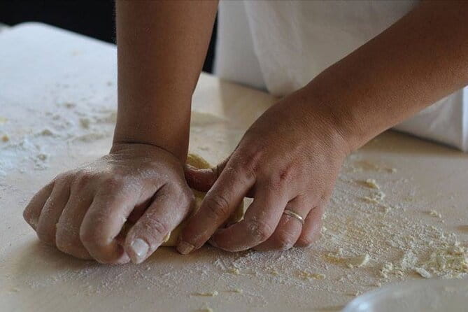 Small group PURO Vegan pasta and bruschette Class in Florence - The vegan question requires careful attention