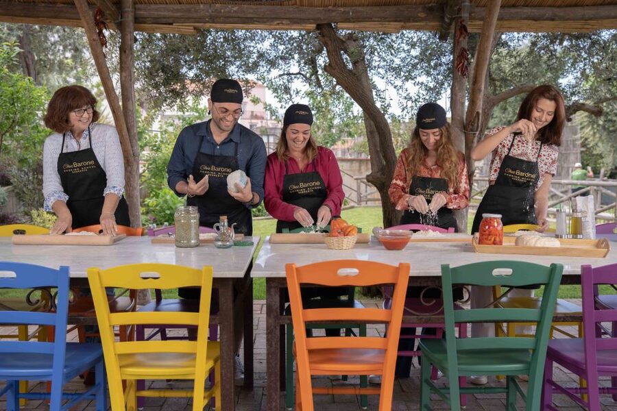 Sorrento: Pasta and Pizza Hands-On Master Class - Who should book this Sorrento cooking class?