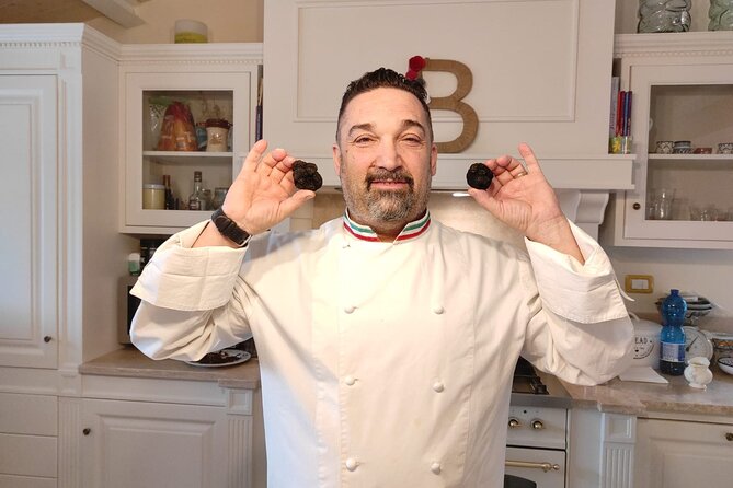 Spoleto Truffle Experience: Handmade Pasta with a Local Chef - What the family welcome adds